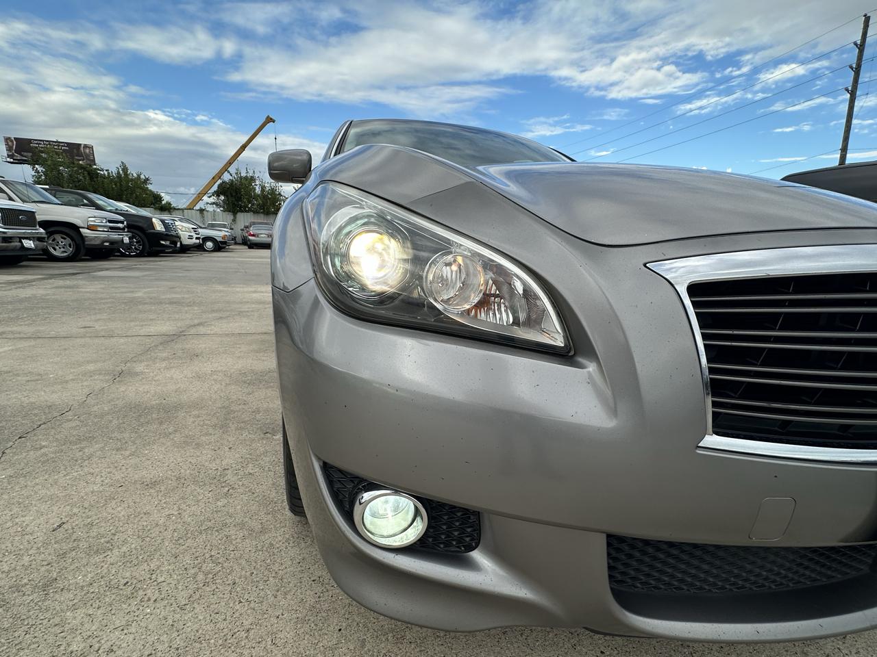Infiniti M  2011