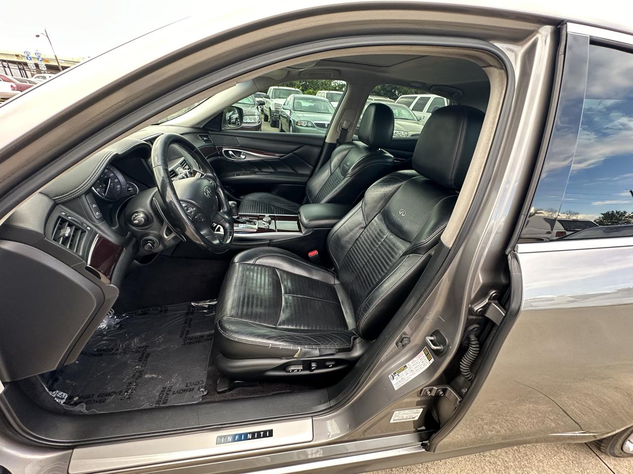 Infiniti M  2011