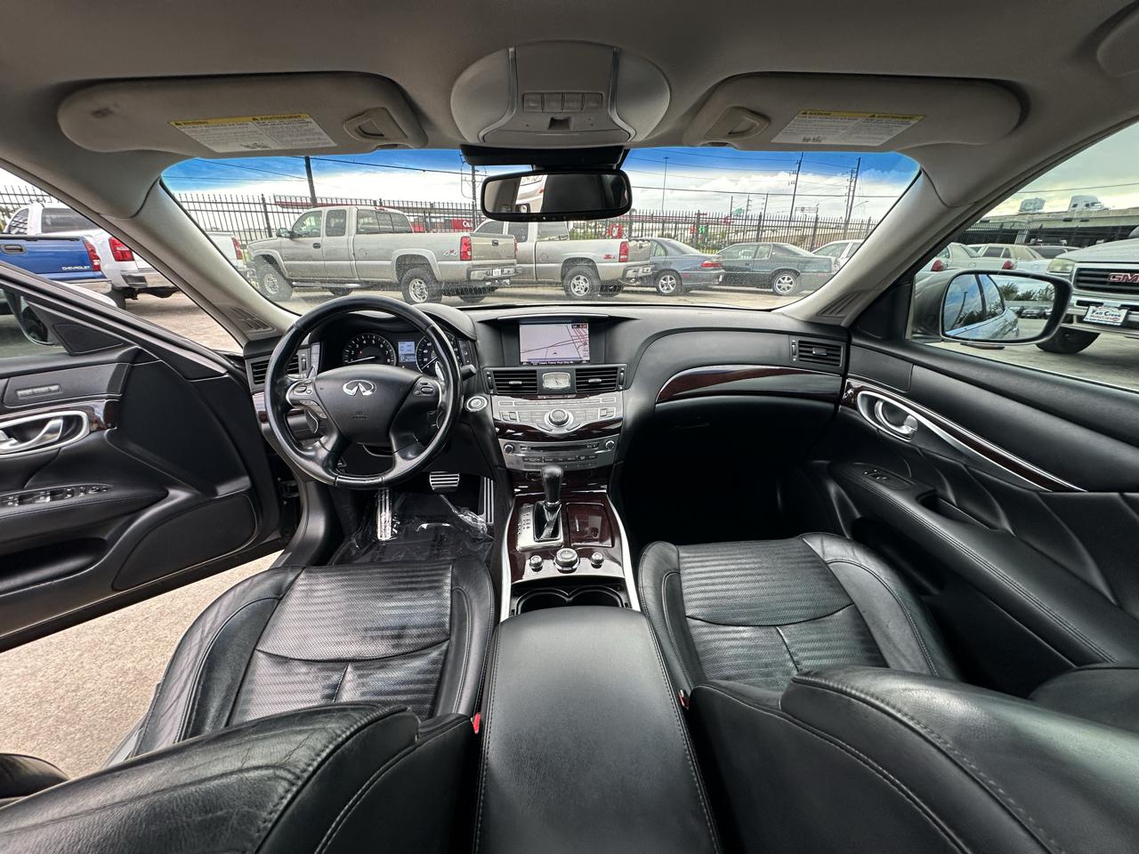 Infiniti M  2011