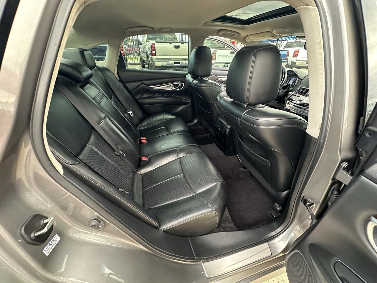 Infiniti M  2011