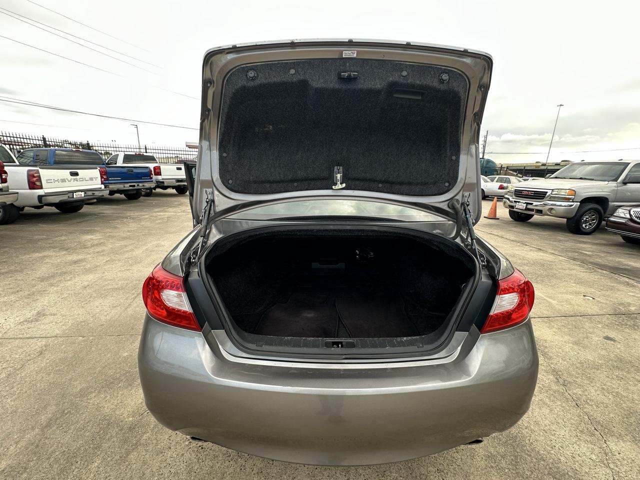 Infiniti M  2011