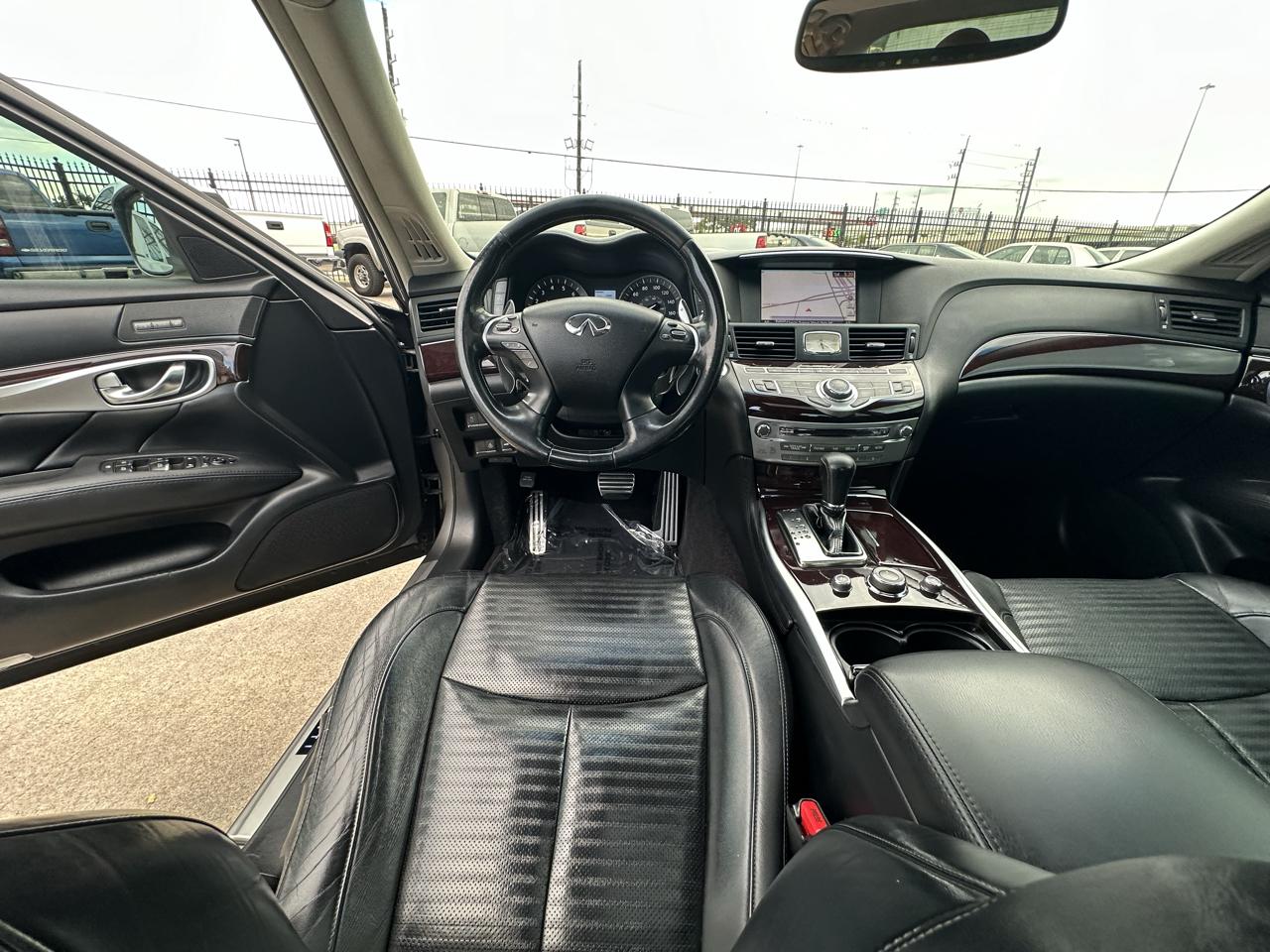 Infiniti M  2011