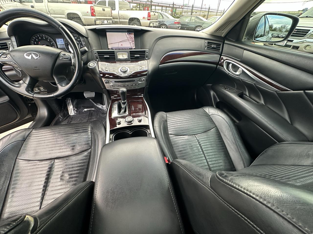 Infiniti M  2011