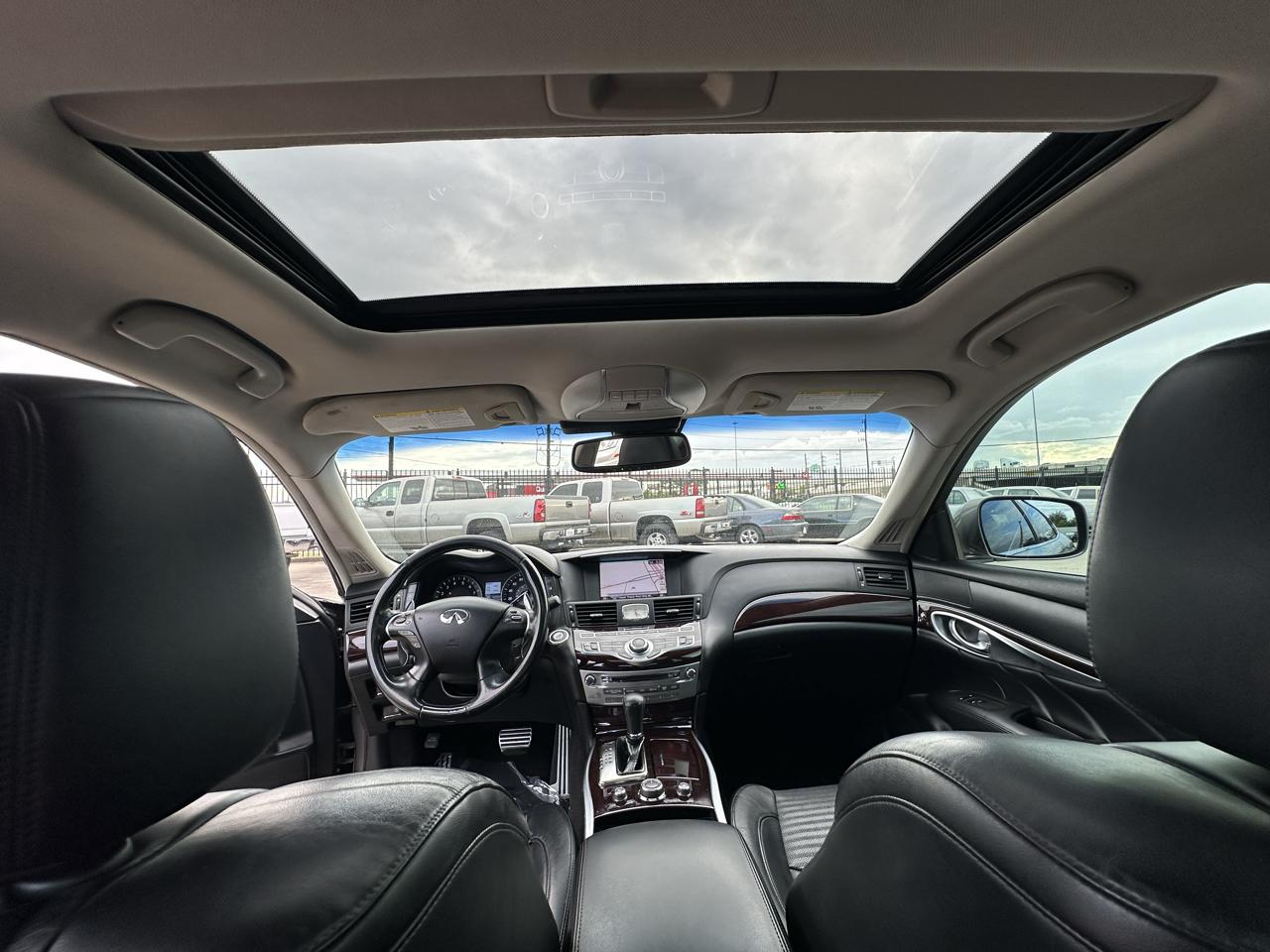 Infiniti M  2011