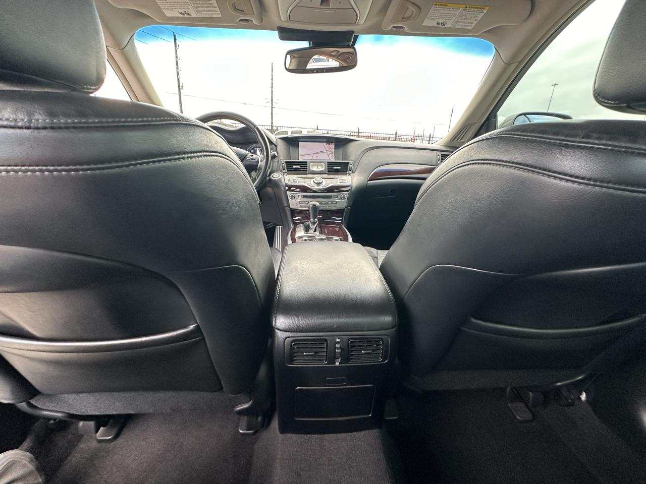 Infiniti M  2011