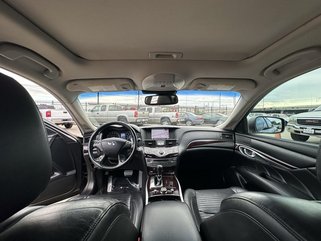 Infiniti M  2011