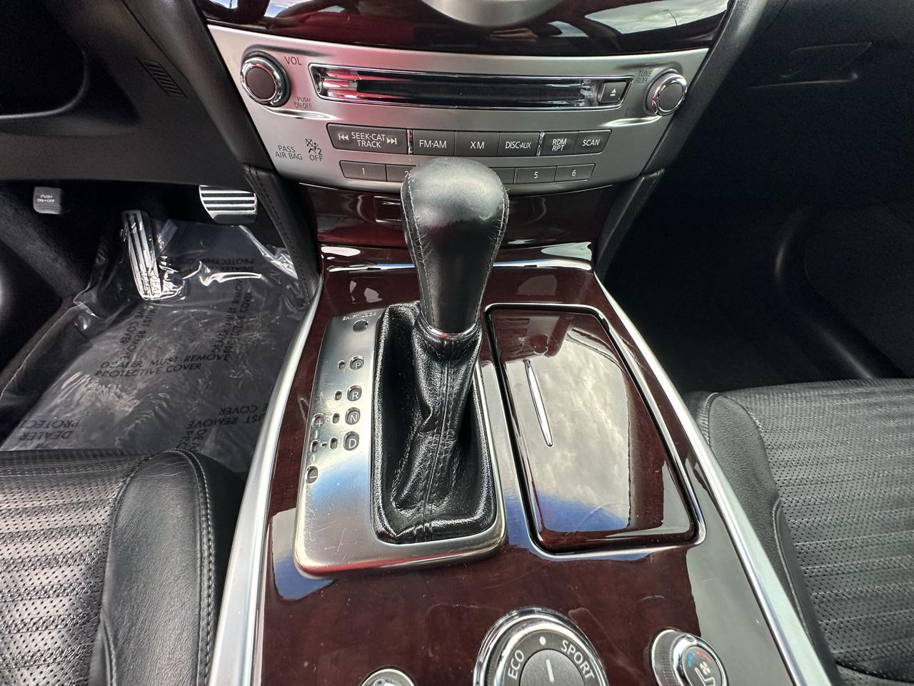 Infiniti M  2011