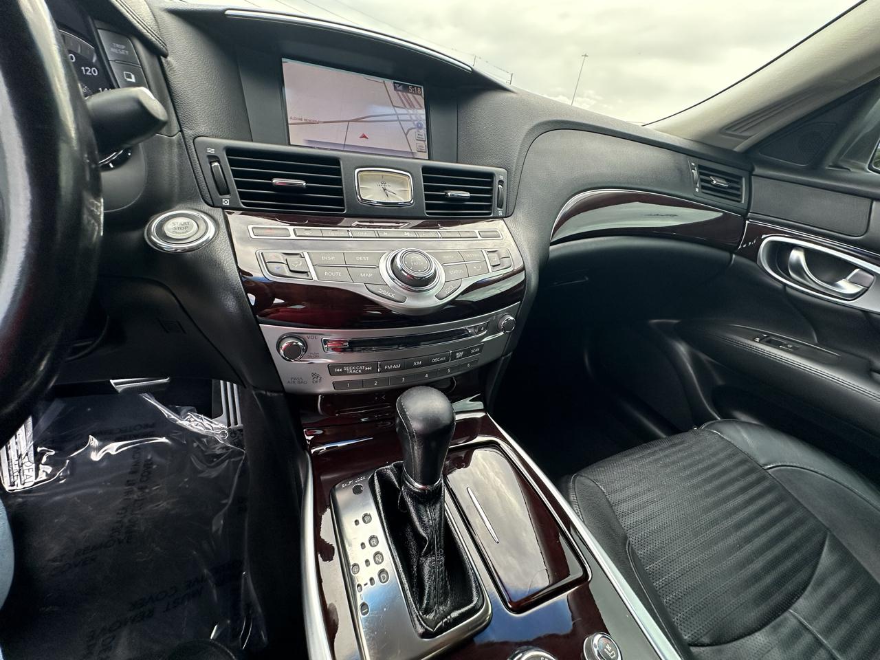 Infiniti M  2011
