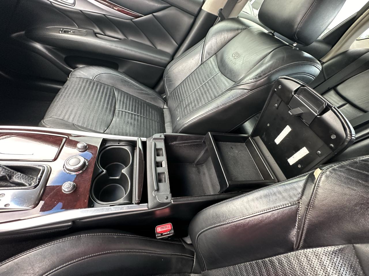 Infiniti M  2011