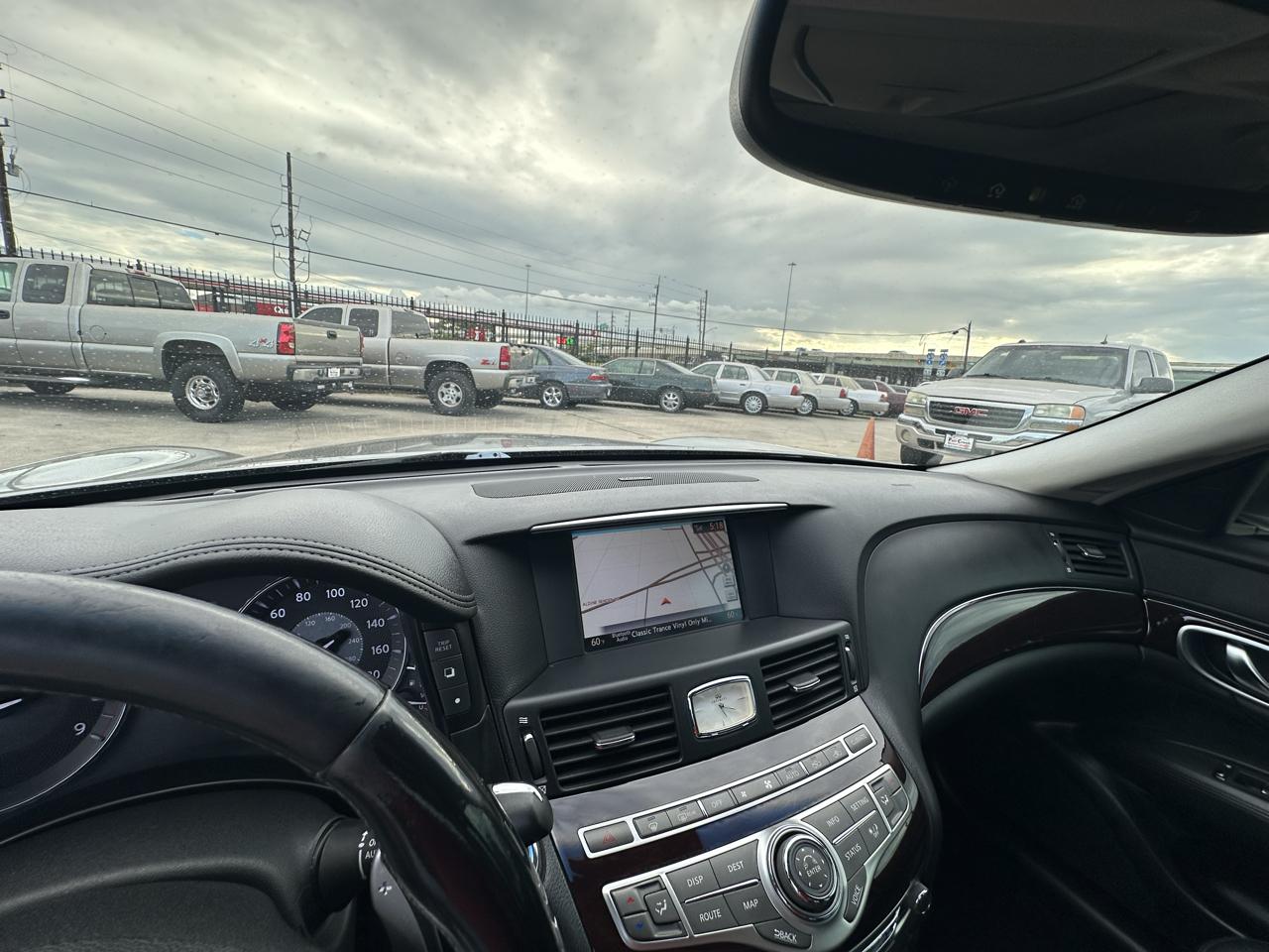 Infiniti M  2011