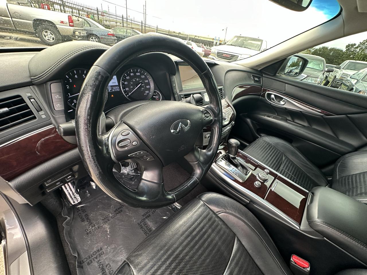 Infiniti M  2011