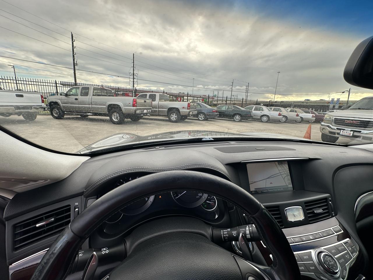 Infiniti M  2011