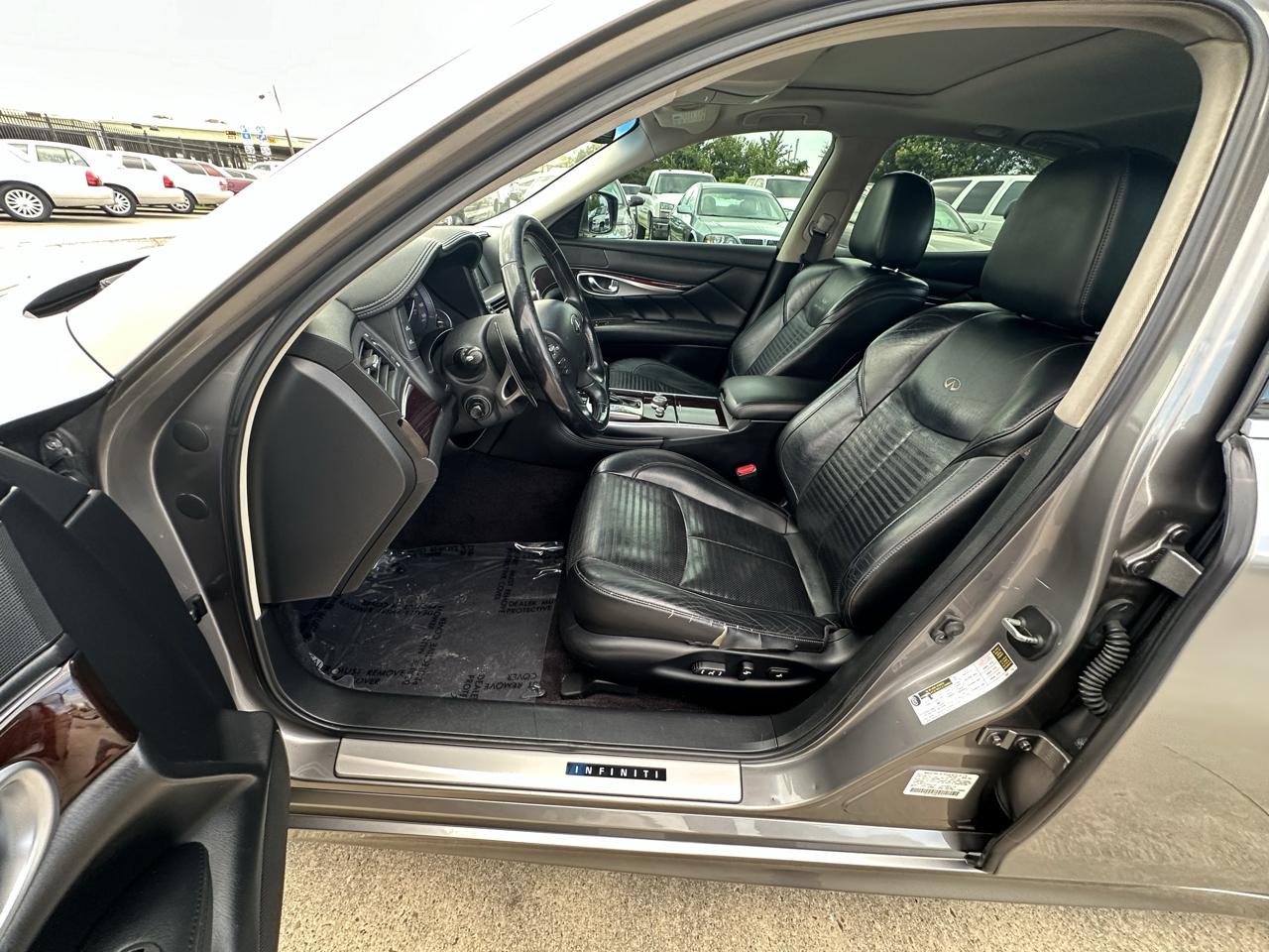 Infiniti M  2011