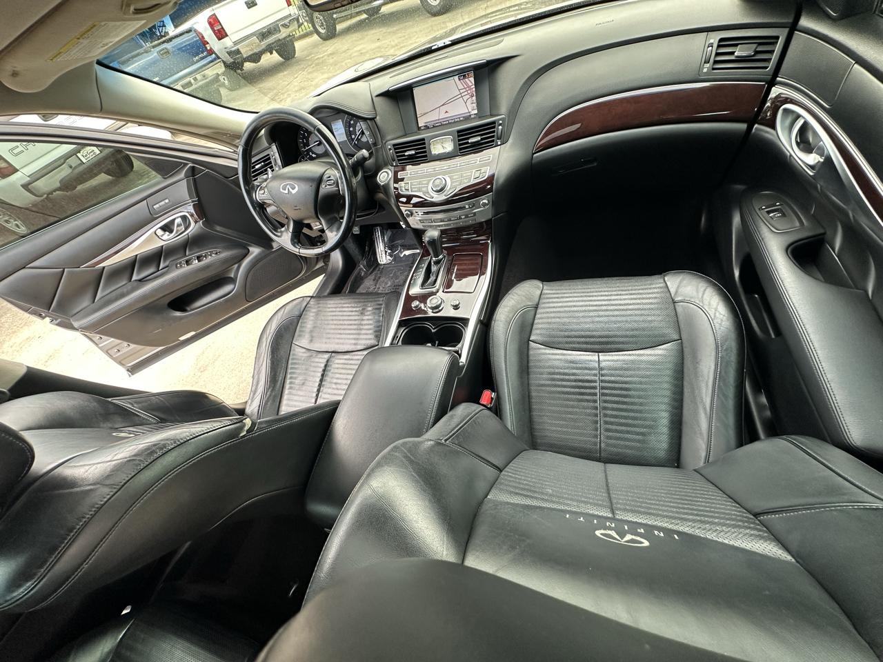 Infiniti M  2011