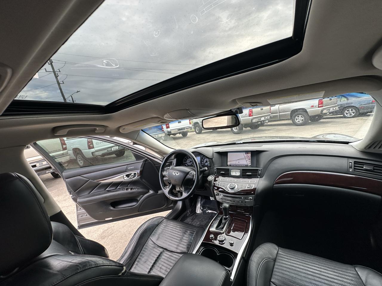 Infiniti M  2011