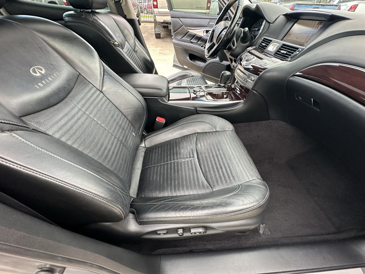Infiniti M  2011