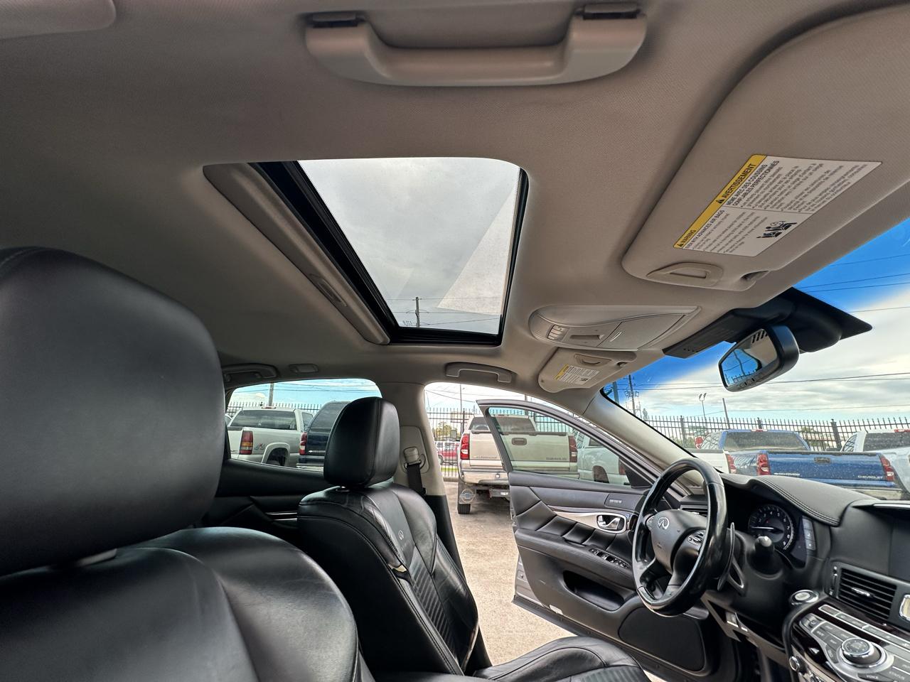Infiniti M  2011