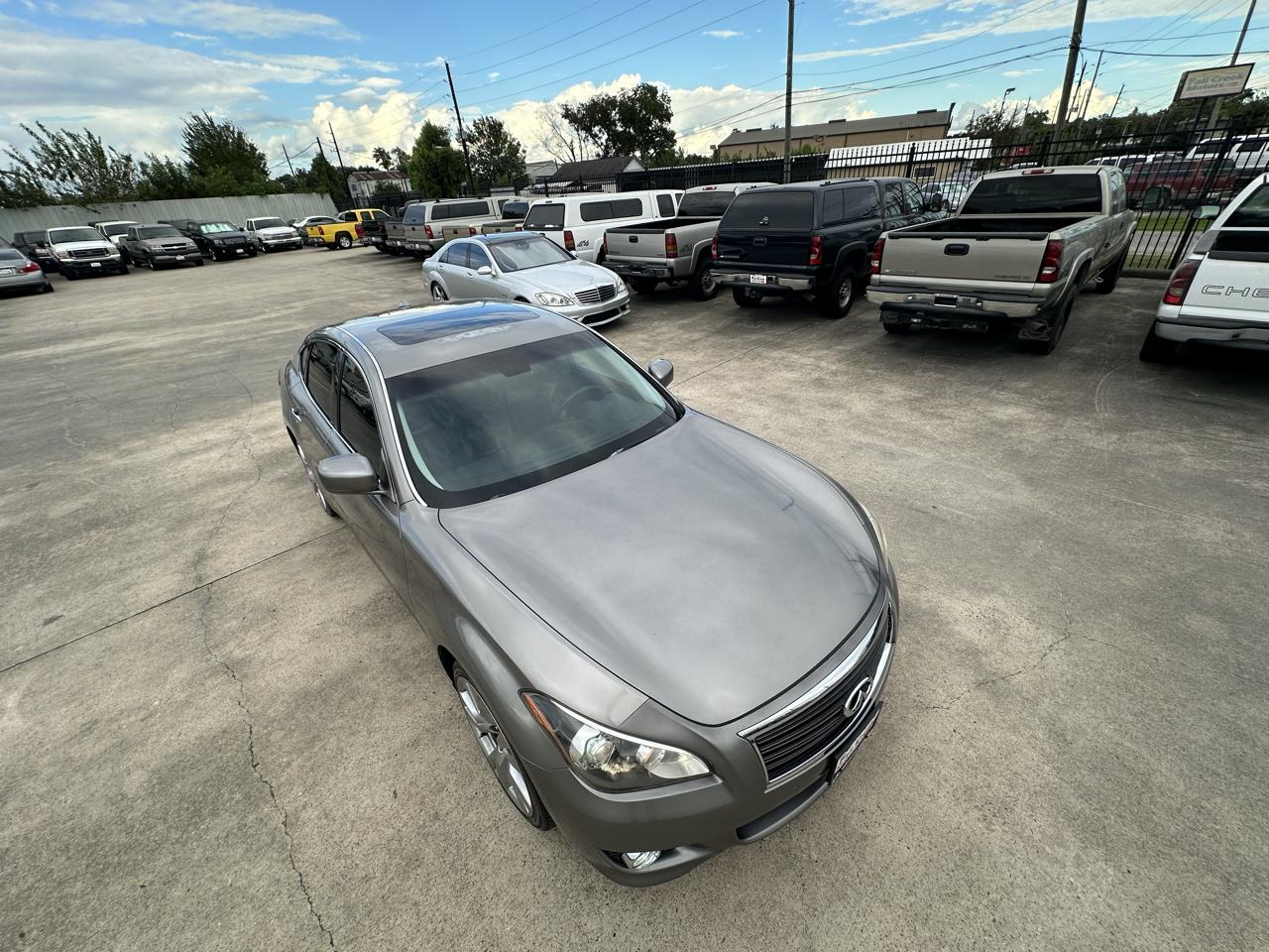 Infiniti M  2011