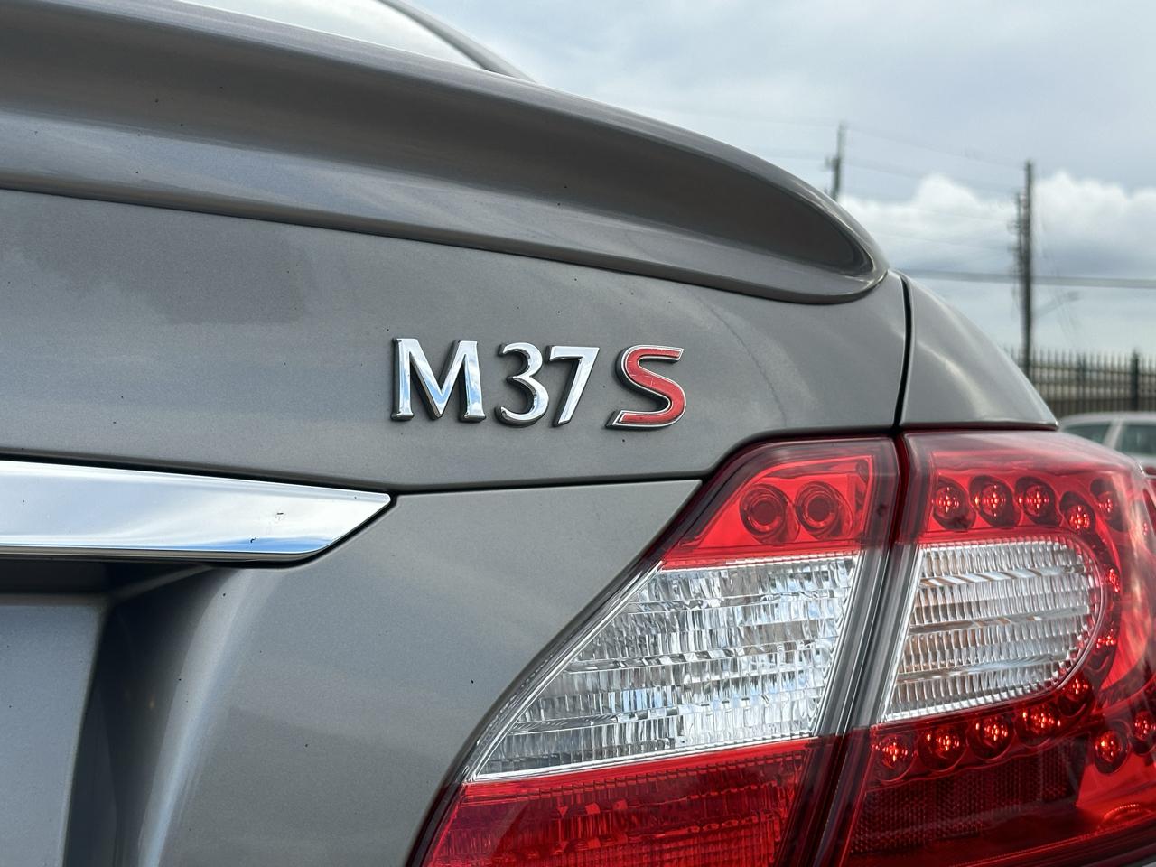 Infiniti M  2011