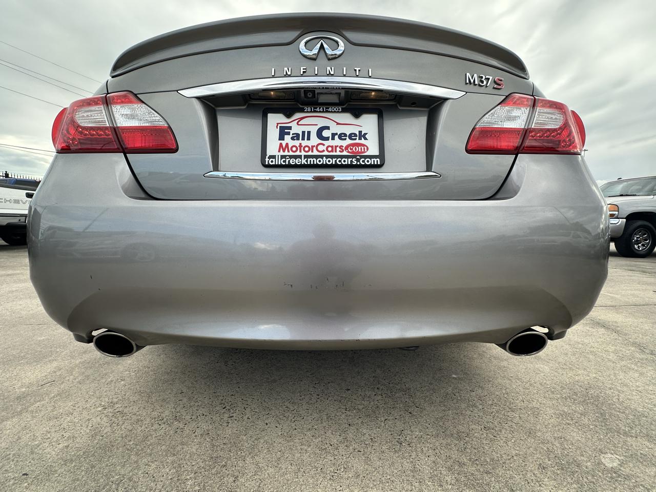 Infiniti M  2011