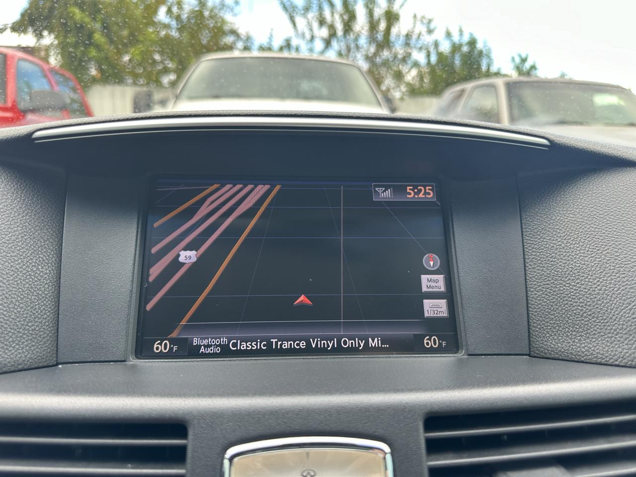 Infiniti M  2011
