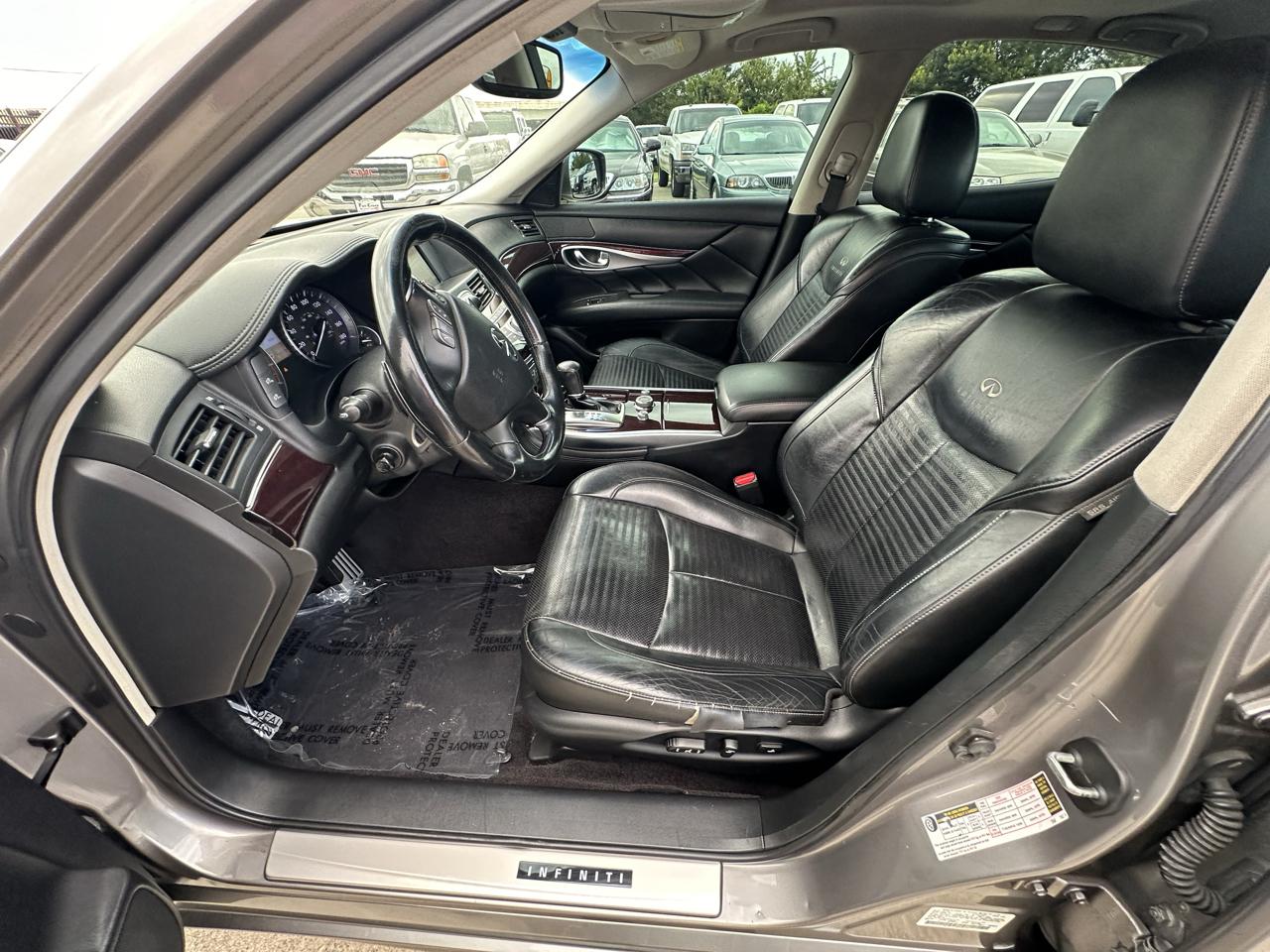 Infiniti M  2011