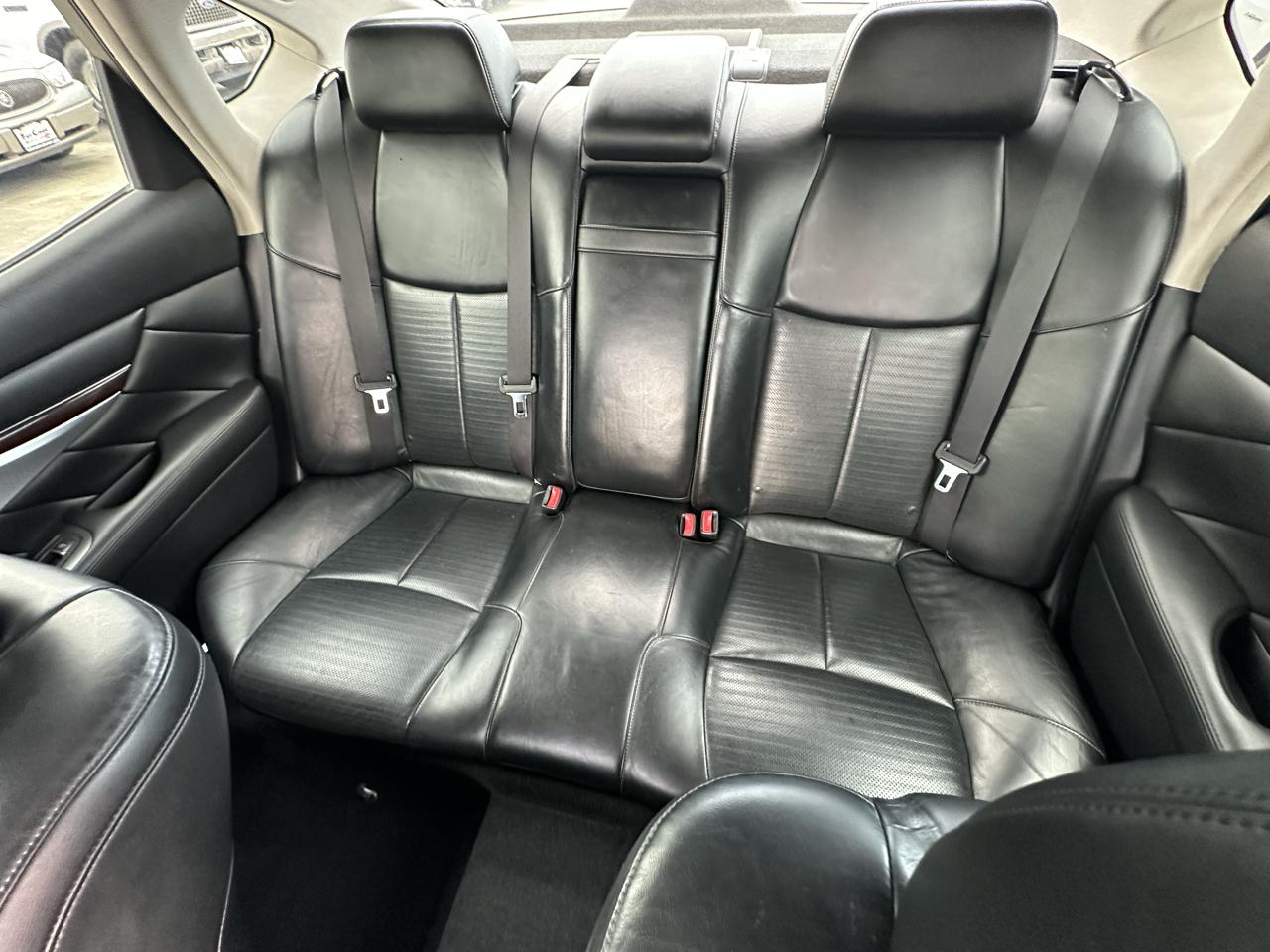 Infiniti M  2011