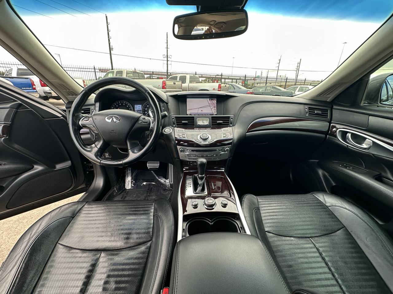 Infiniti M  2011