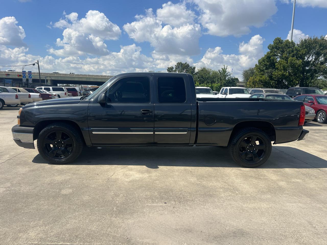 Chevrolet Silverado 1500 Ext. Cab Short Bed 2WD 2003
