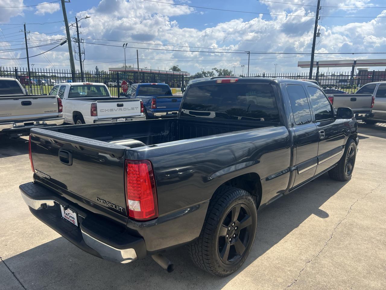 Chevrolet Silverado 1500 Ext. Cab Short Bed 2WD 2003