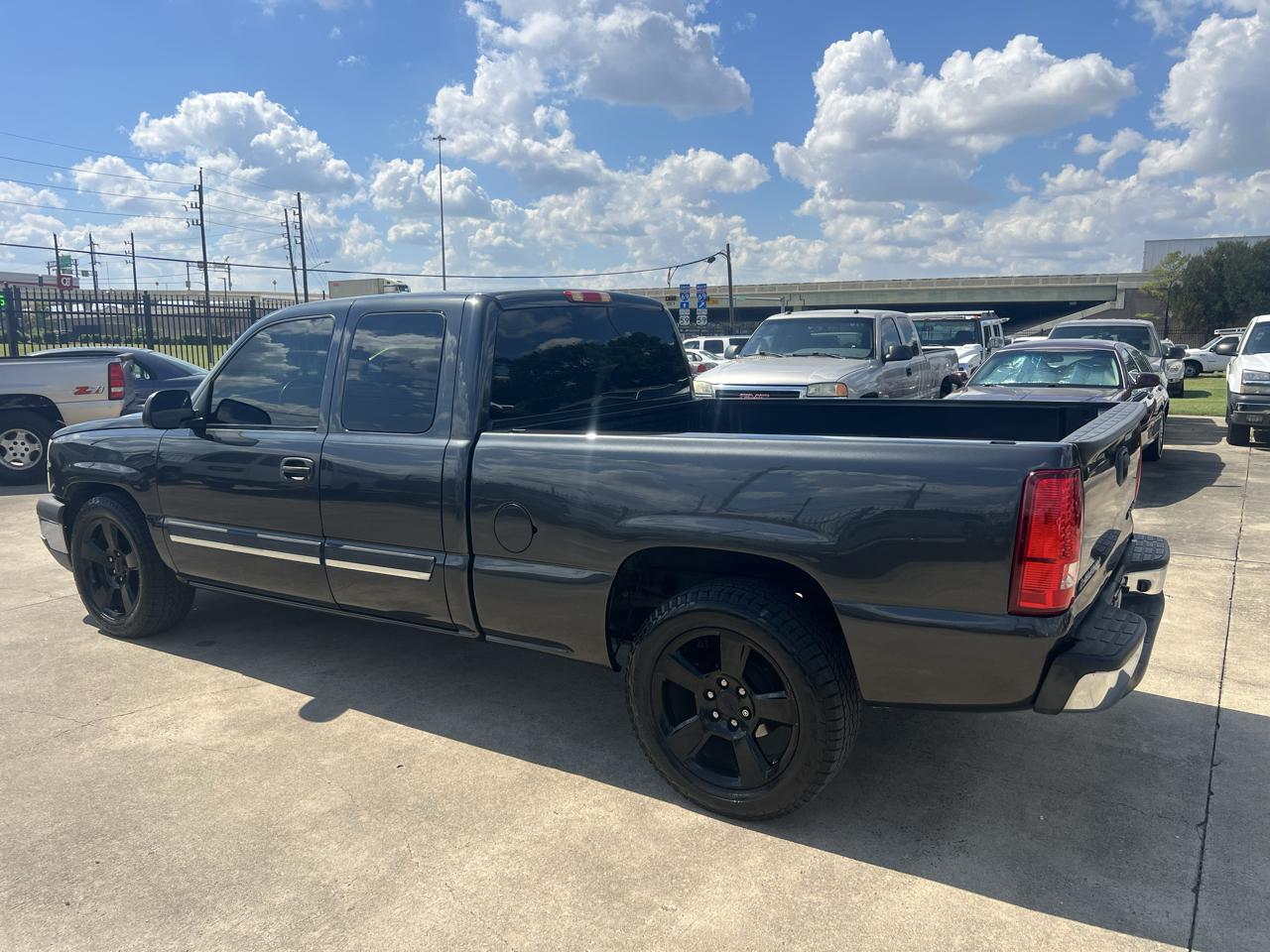 Chevrolet Silverado 1500 Ext. Cab Short Bed 2WD 2003