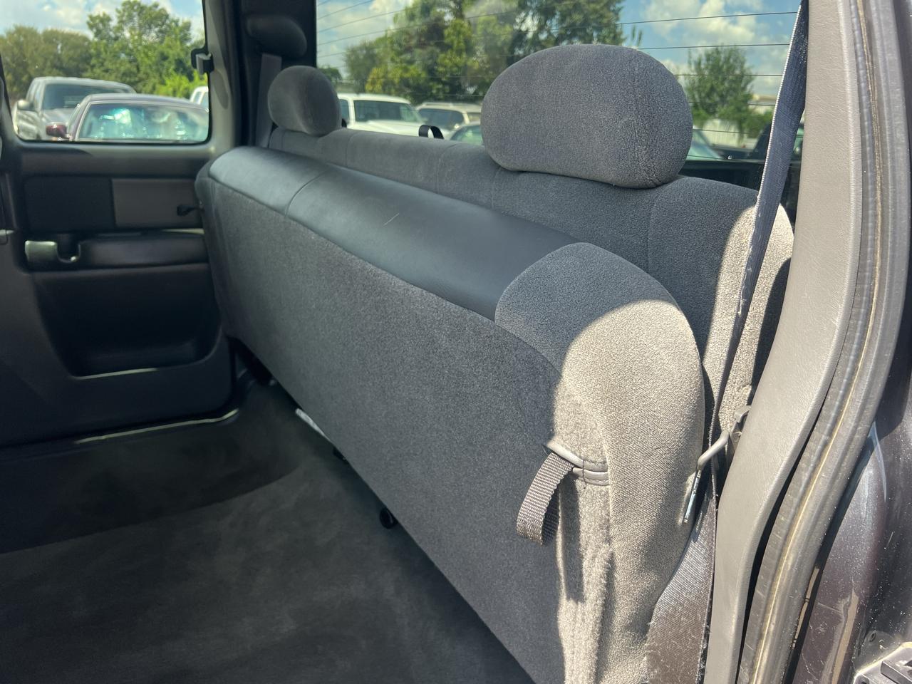 Chevrolet Silverado 1500 Ext. Cab Short Bed 2WD 2003