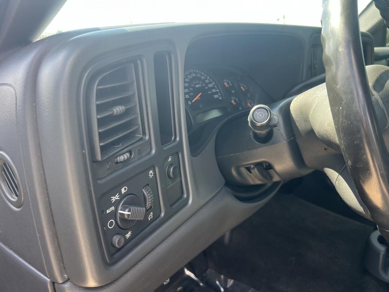 Chevrolet Silverado 1500 Ext. Cab Short Bed 2WD 2003