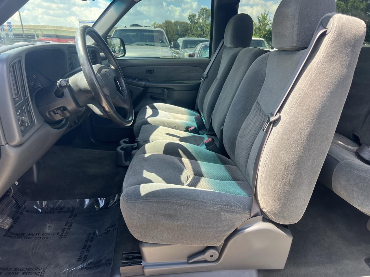 Chevrolet Silverado 1500 Ext. Cab Short Bed 2WD 2003