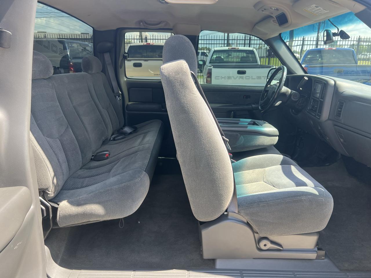 Chevrolet Silverado 1500 Ext. Cab Short Bed 2WD 2003