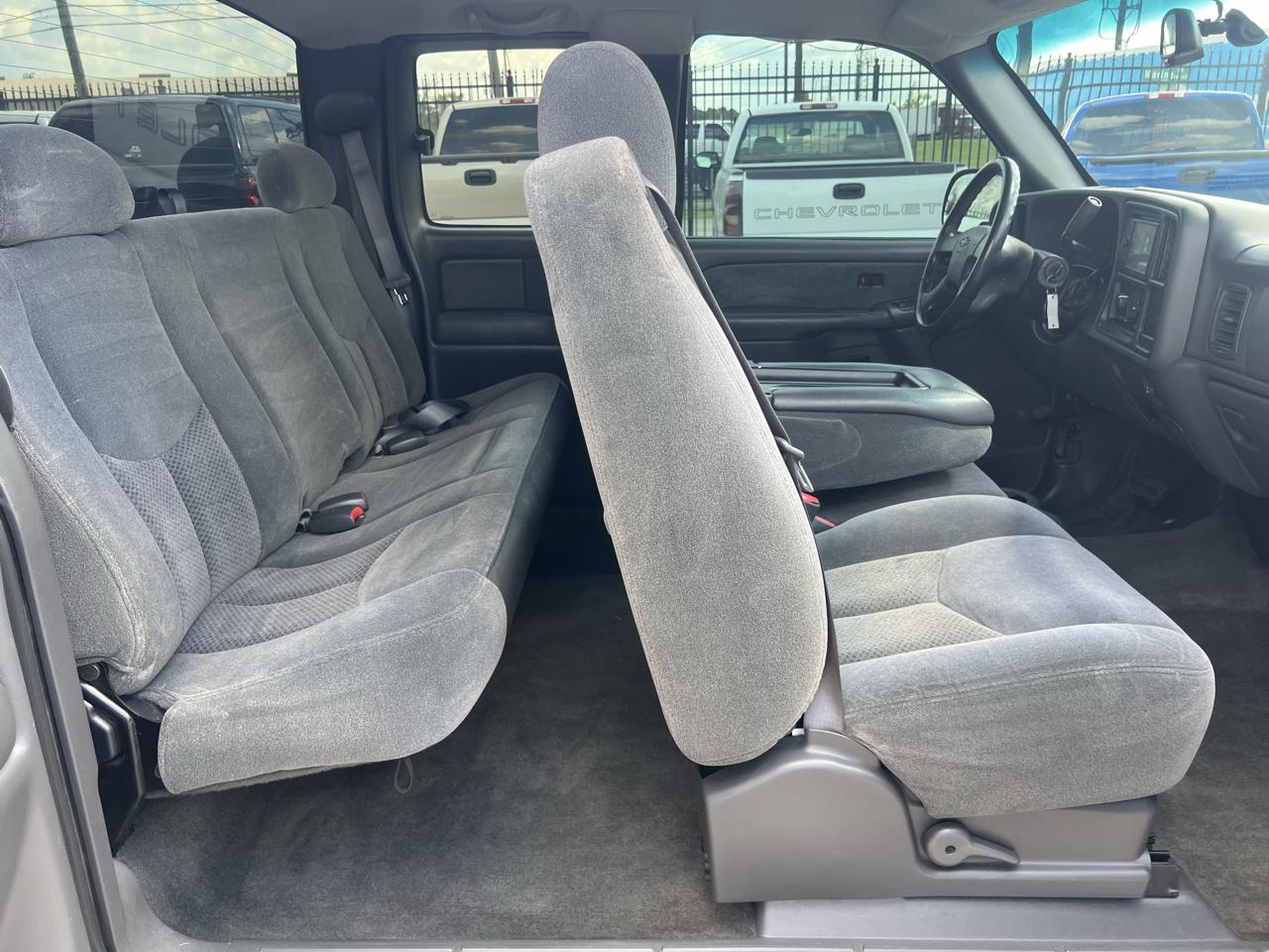 Chevrolet Silverado 1500 Ext. Cab Short Bed 2WD 2003