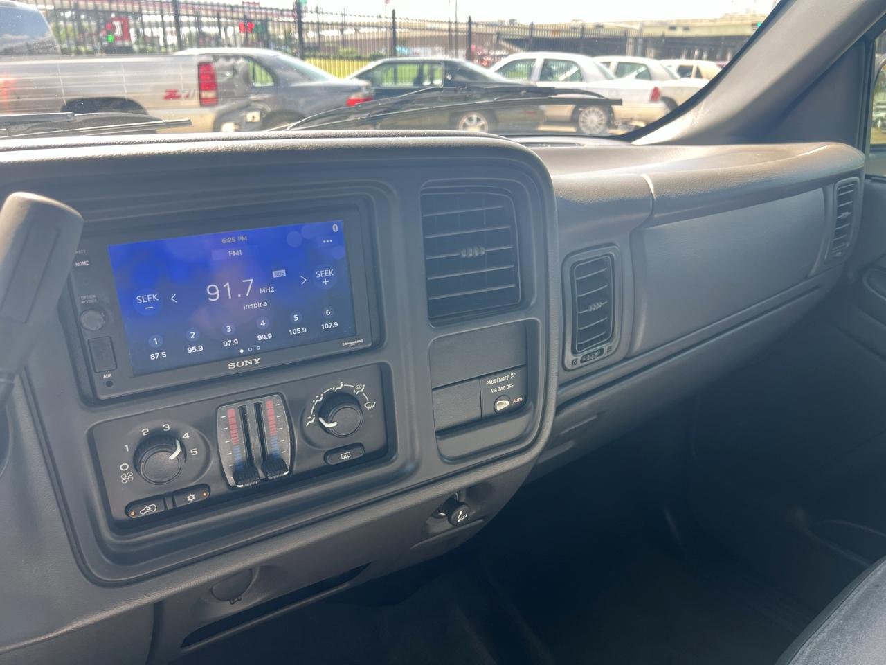 Chevrolet Silverado 1500 Ext. Cab Short Bed 2WD 2003