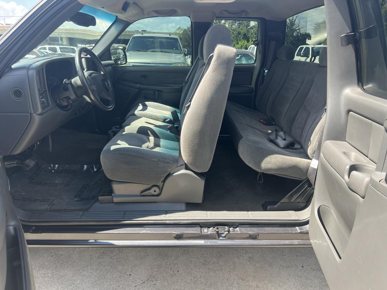 Chevrolet Silverado 1500 Ext. Cab Short Bed 2WD 2003
