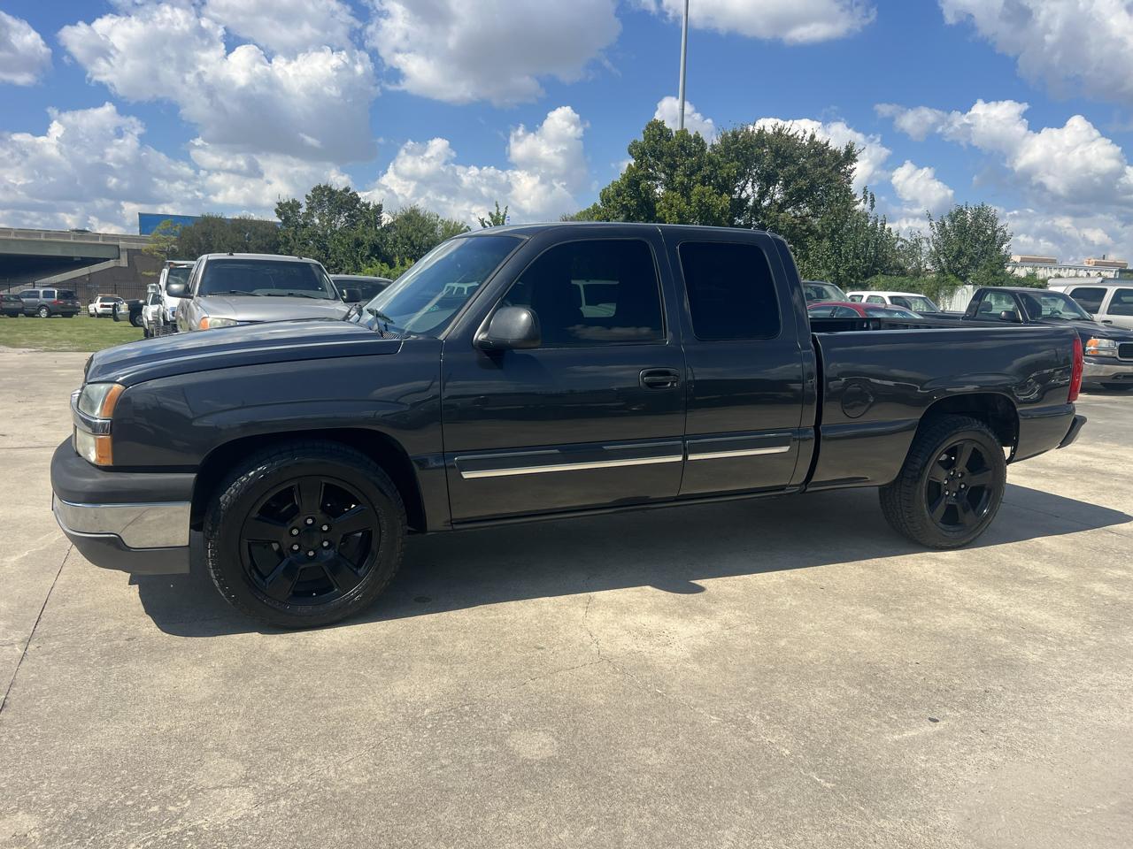 Chevrolet Silverado 1500 Ext. Cab Short Bed 2WD 2003
