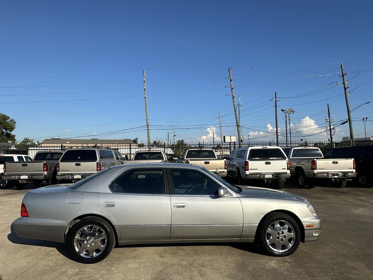 Lexus LS 400 4dr Sedan 1999