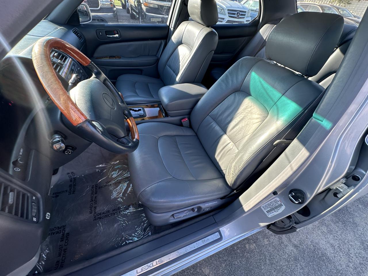 Lexus LS 400 4dr Sedan 1999