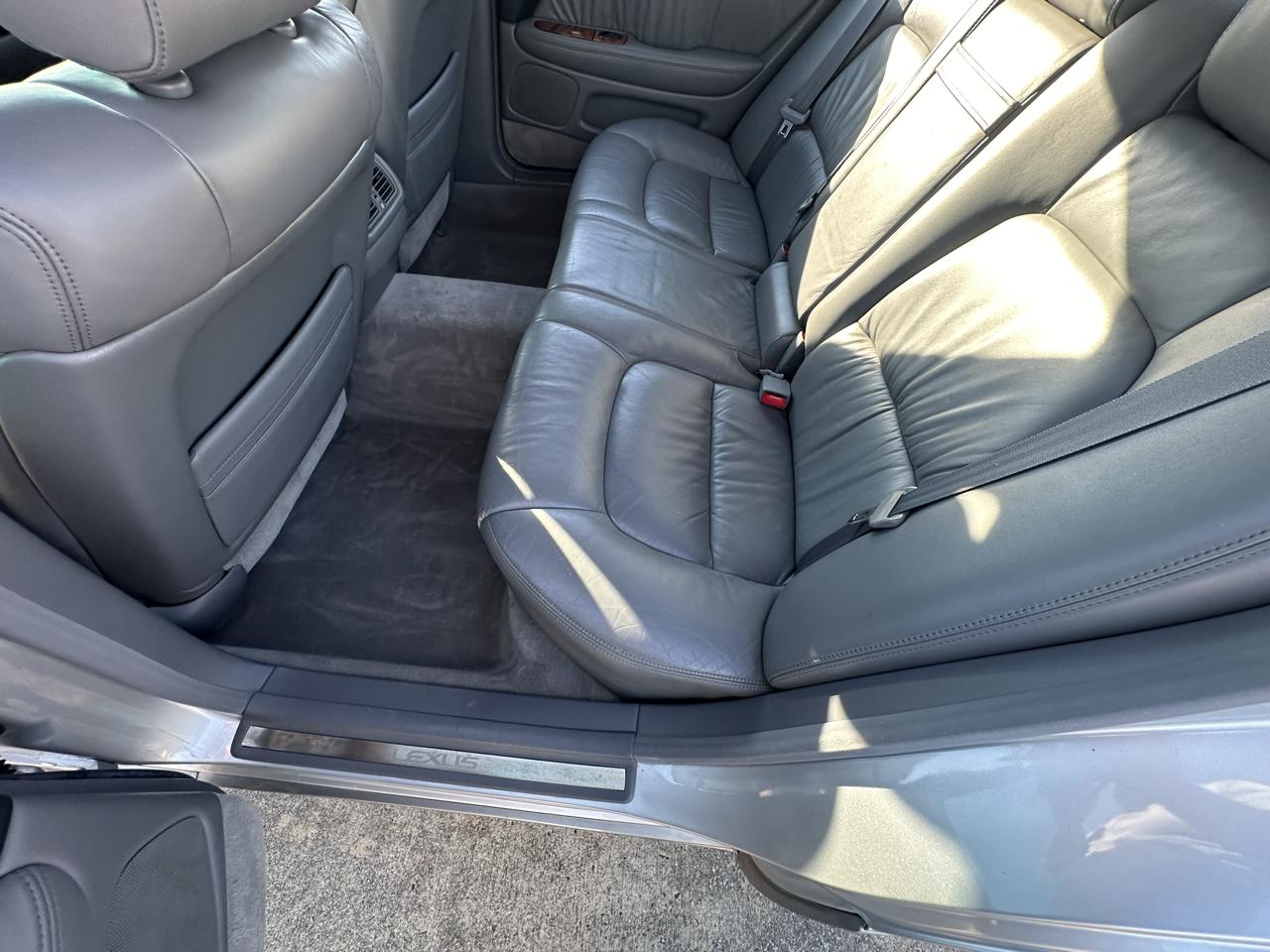 Lexus LS 400 4dr Sedan 1999