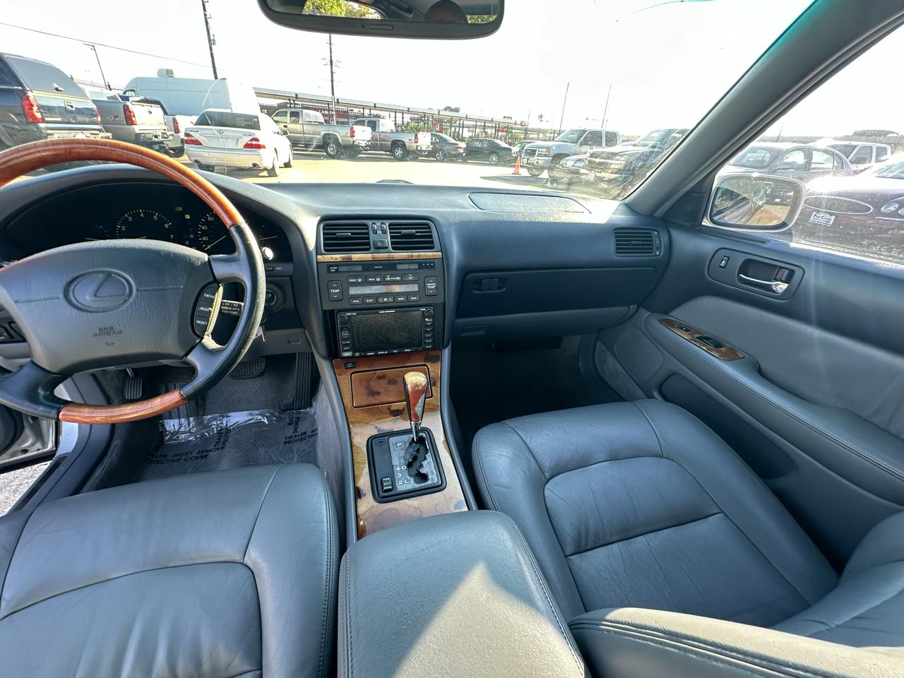 Lexus LS 400 4dr Sedan 1999