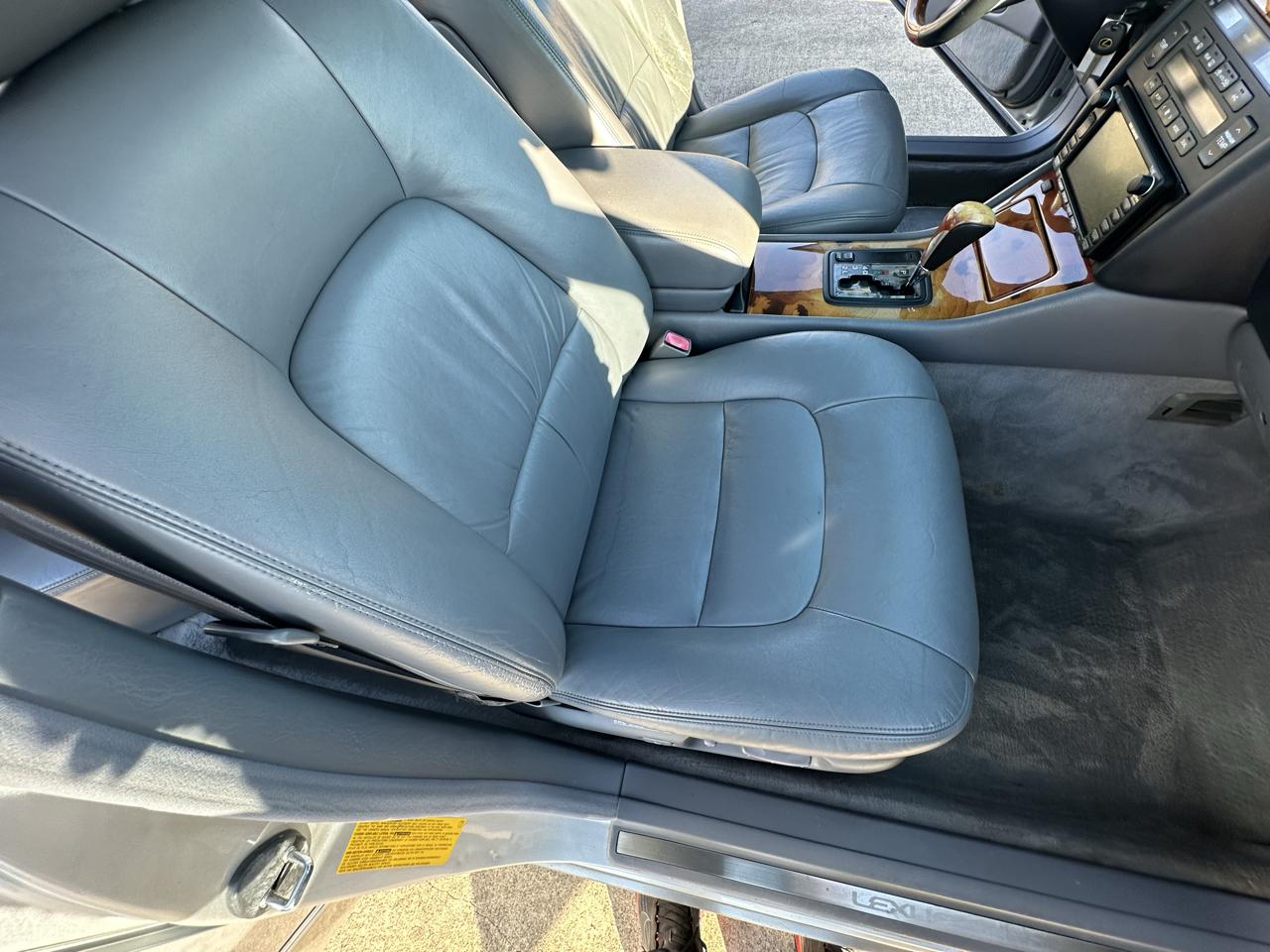 Lexus LS 400 4dr Sedan 1999