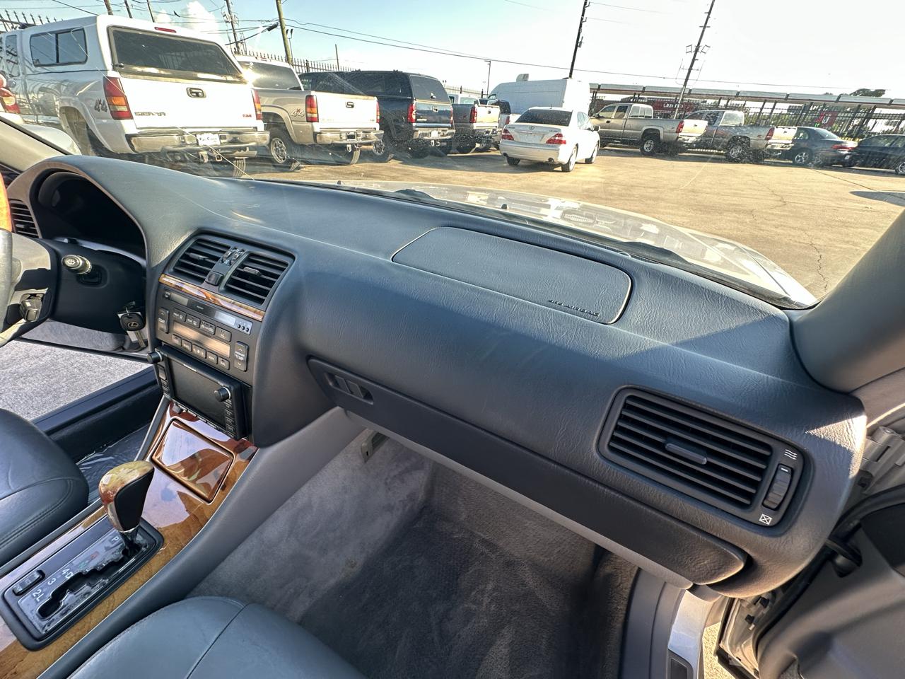 Lexus LS 400 4dr Sedan 1999