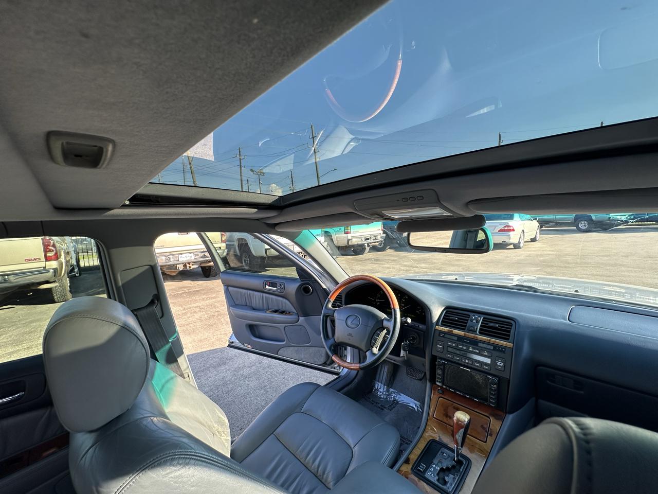 Lexus LS 400 4dr Sedan 1999