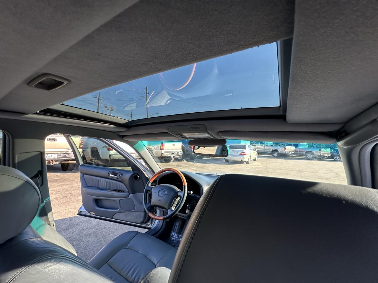 Lexus LS 400 4dr Sedan 1999