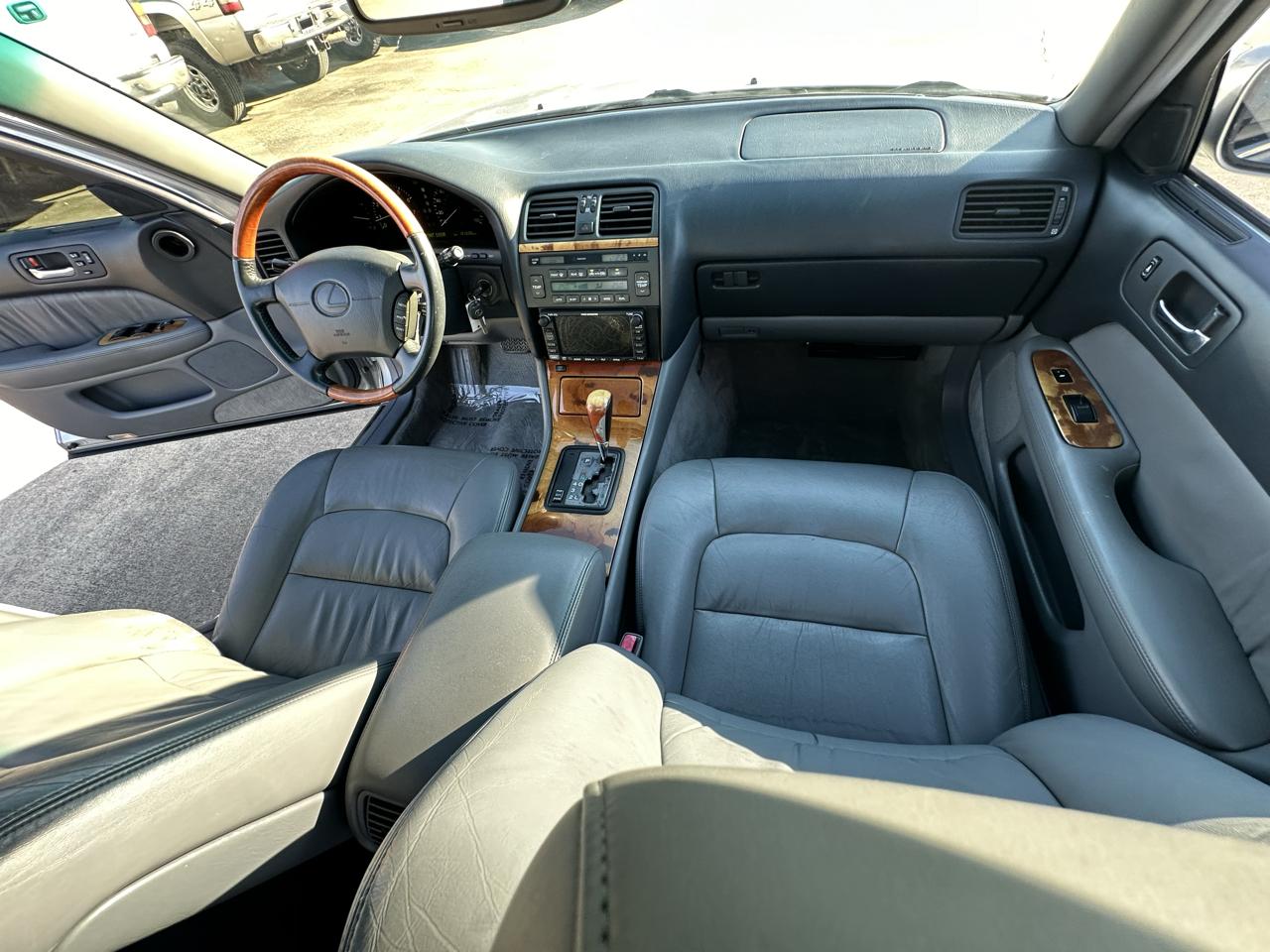 Lexus LS 400 4dr Sedan 1999