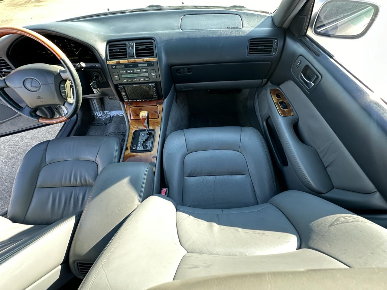 Lexus LS 400 4dr Sedan 1999