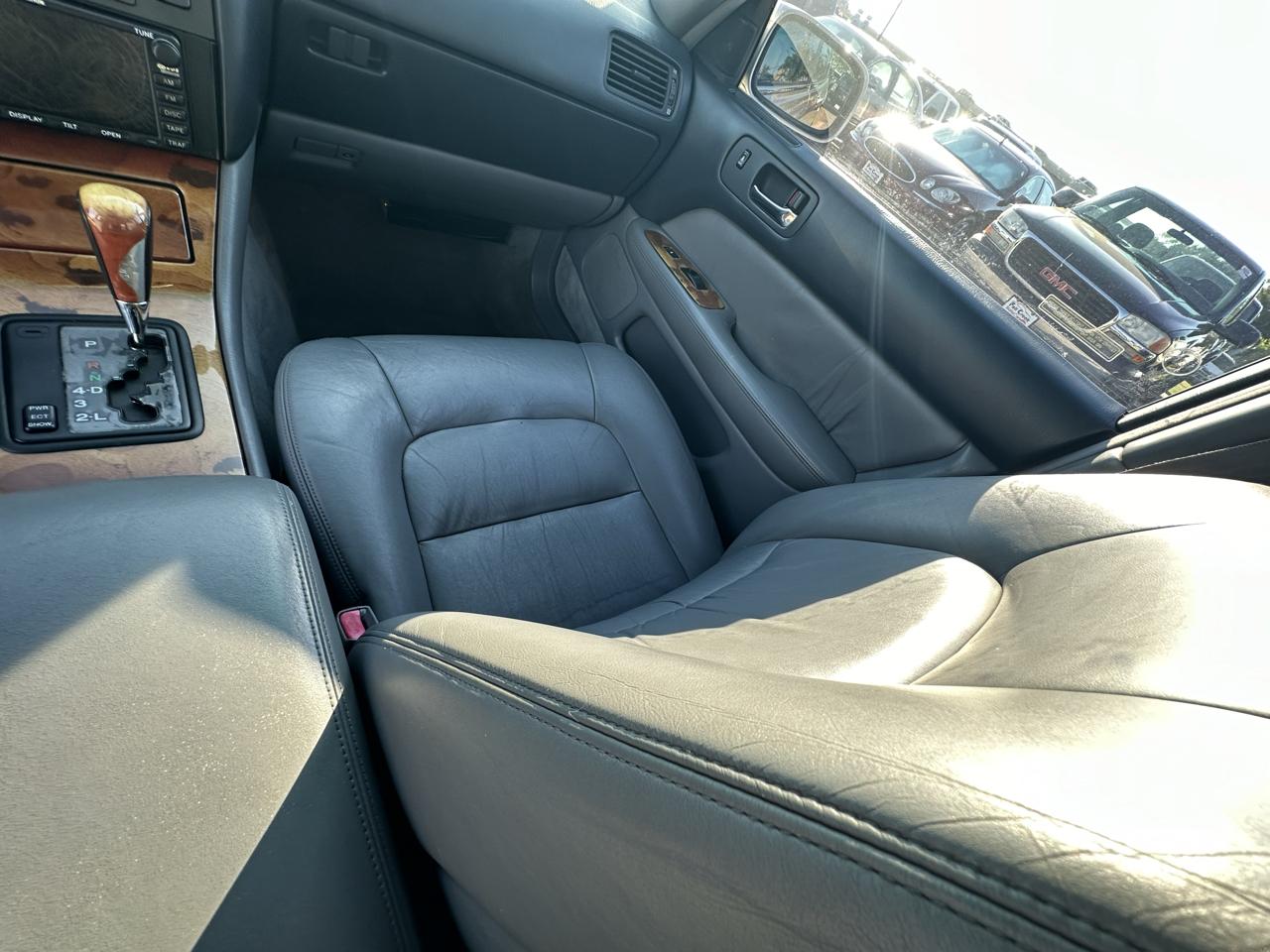 Lexus LS 400 4dr Sedan 1999